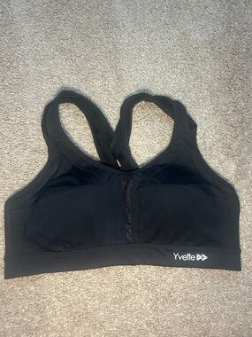 Yvette Black Front-Closure Crossback Sports Bra
